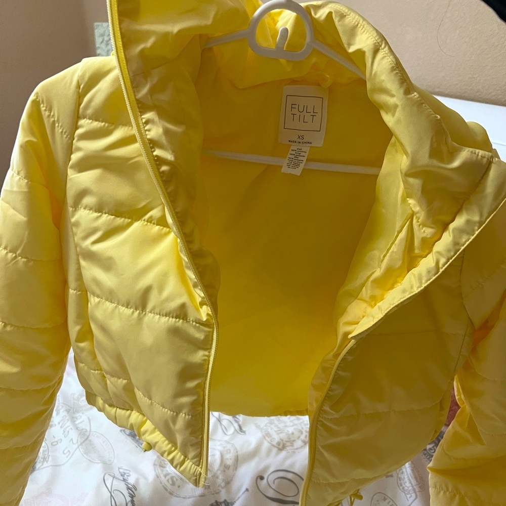 XS yellow cropped puffer
